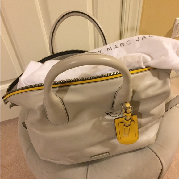 Marc By Marc Jacobs Purse - Picture 5 of 6